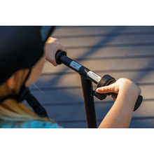 Cargar imagen en el visor de la galería, Scooter Electrico, Hyper Jammer 12 Volt 10 MPH Max Speed, for Ages 8+